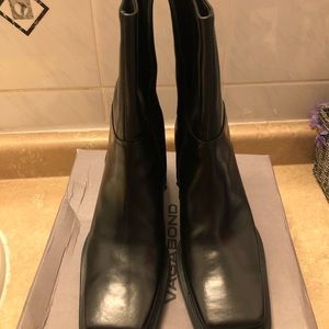 LEATHER VAGABOND BOOTS